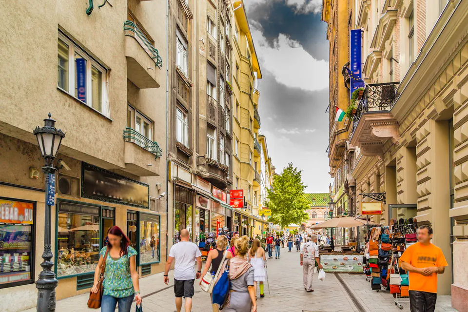 Tourist area in Budapest with exchange offices