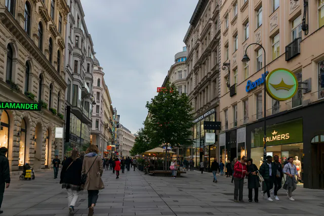 Kärntner Straße — photo 5