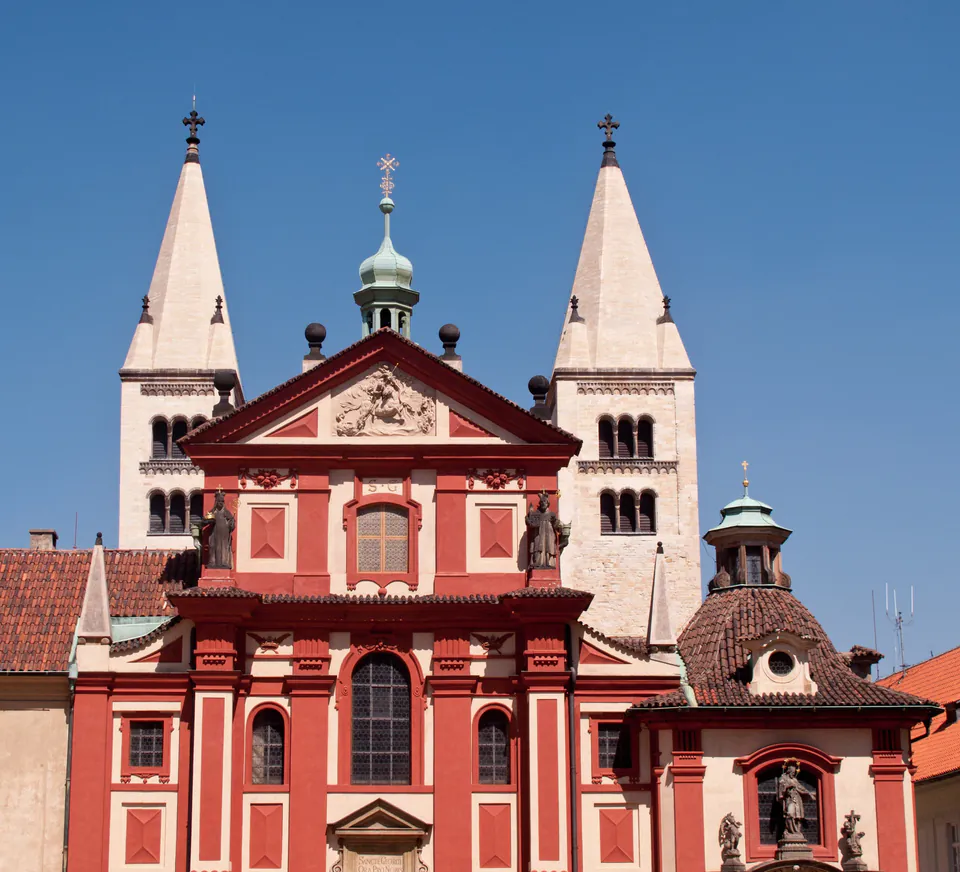Bazilika svatého Jiří — Architectural Duality: Romanesque Austerity Meets Baroque Flourish