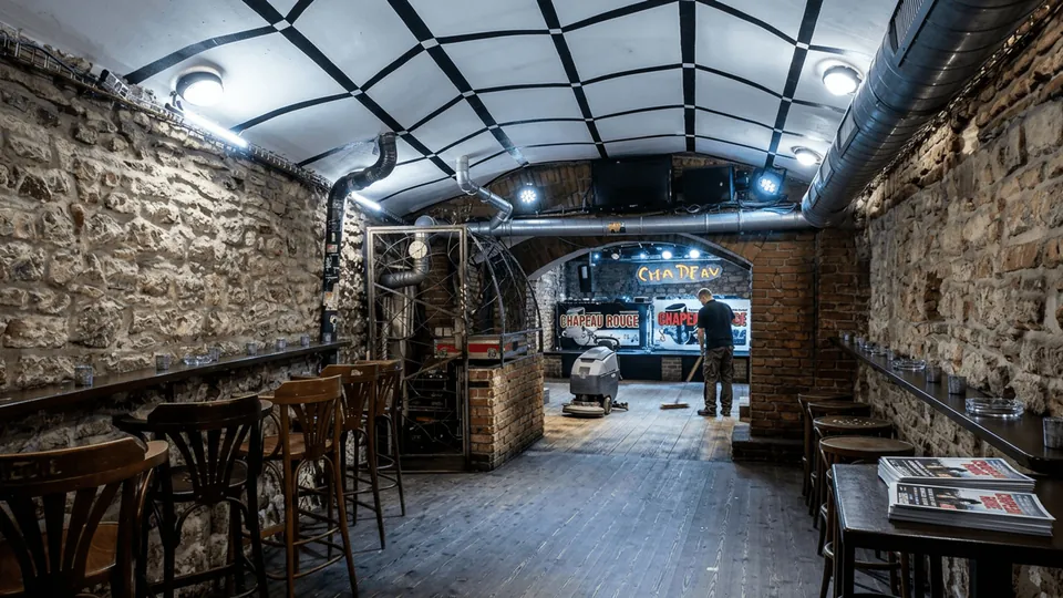 Chapeau Rouge — The Underground Layout