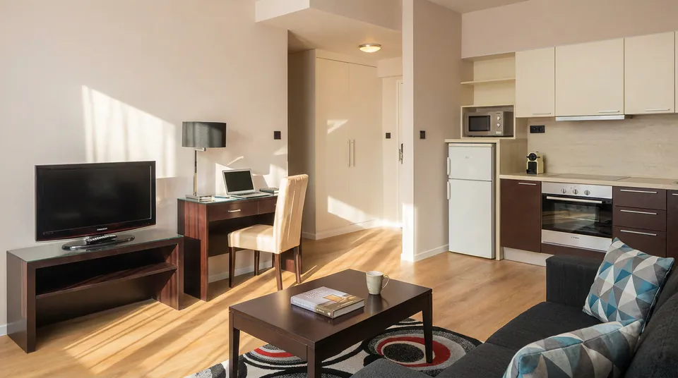 ESCALA Hotel & Suites — The Building & Amenities