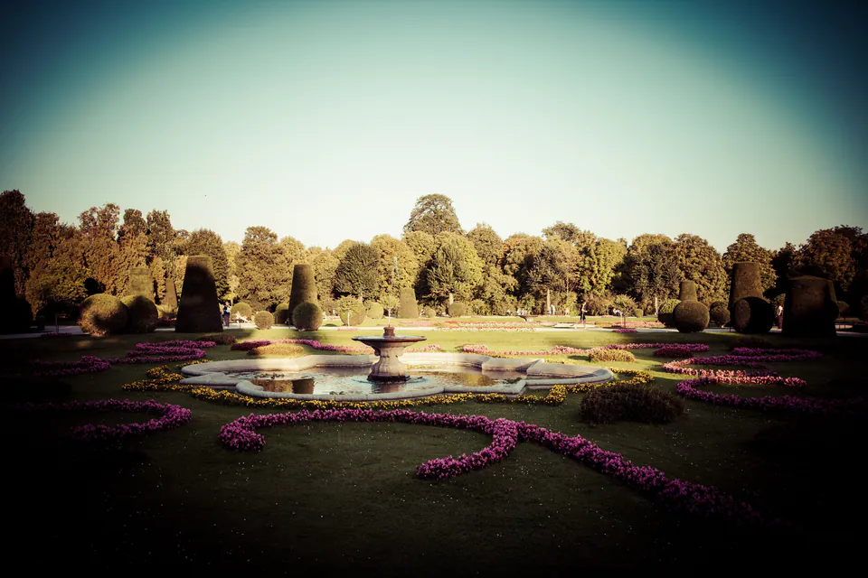 美泉宫花园 — historic view