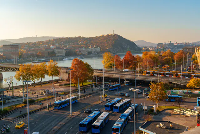Mastering the Blue Fleet: An Insider’s Guide to Budapest Buses — Night Buses & The Astoria Hub
