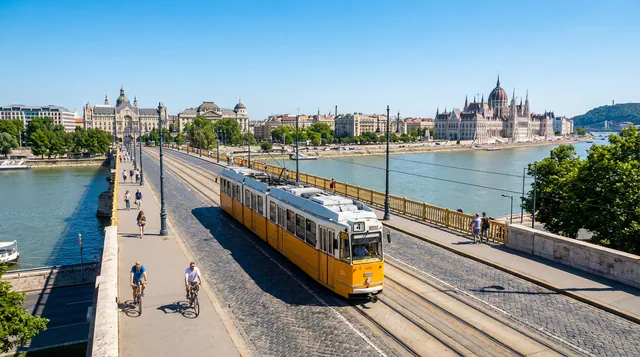 Budapest on a Budget: How to Experience the Pearl of the Danube Without Breaking the Bank — Navigating the Concrete Jungle: Transport Hacks