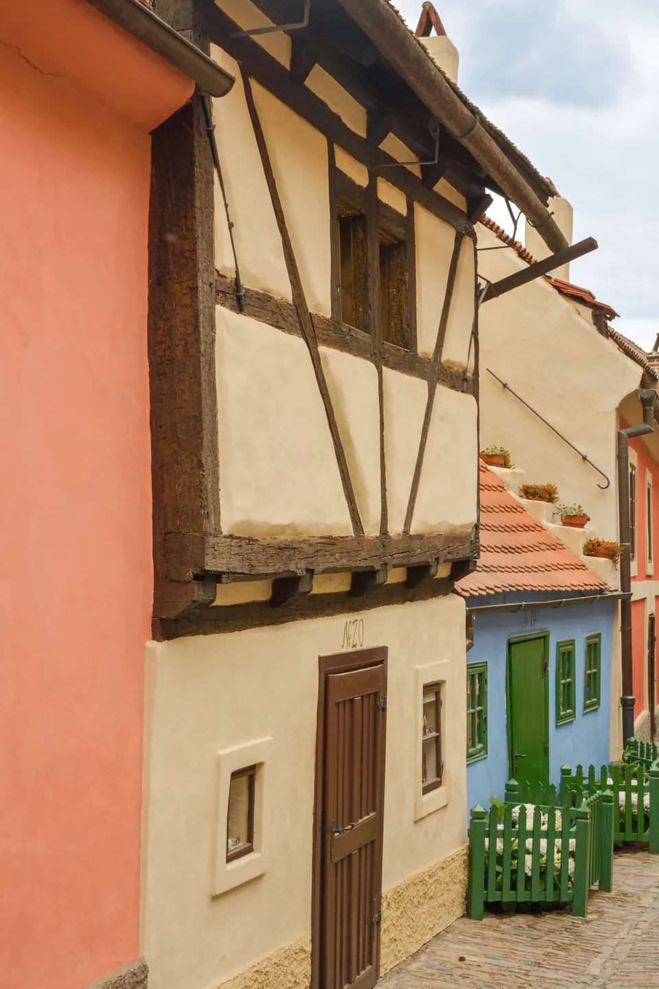 Golden Lane (Zlatá ulička) — The Architectural Genesis and Military Origins of the Jagiellonian Fortifications