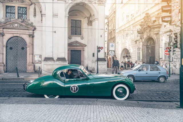 1.5-Hour Oldtimer Convertible Prague Sightseeing Tour — gallery 4