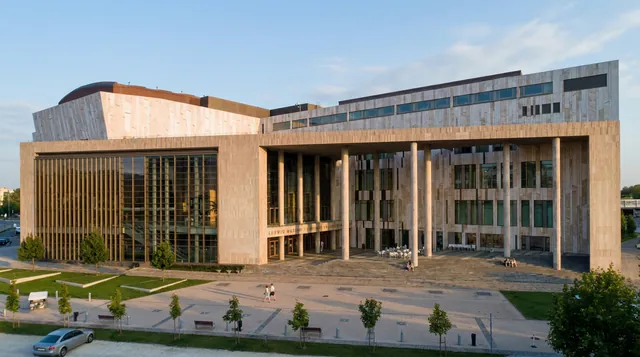 Ludwig Museum of Contemporary Art — The Building