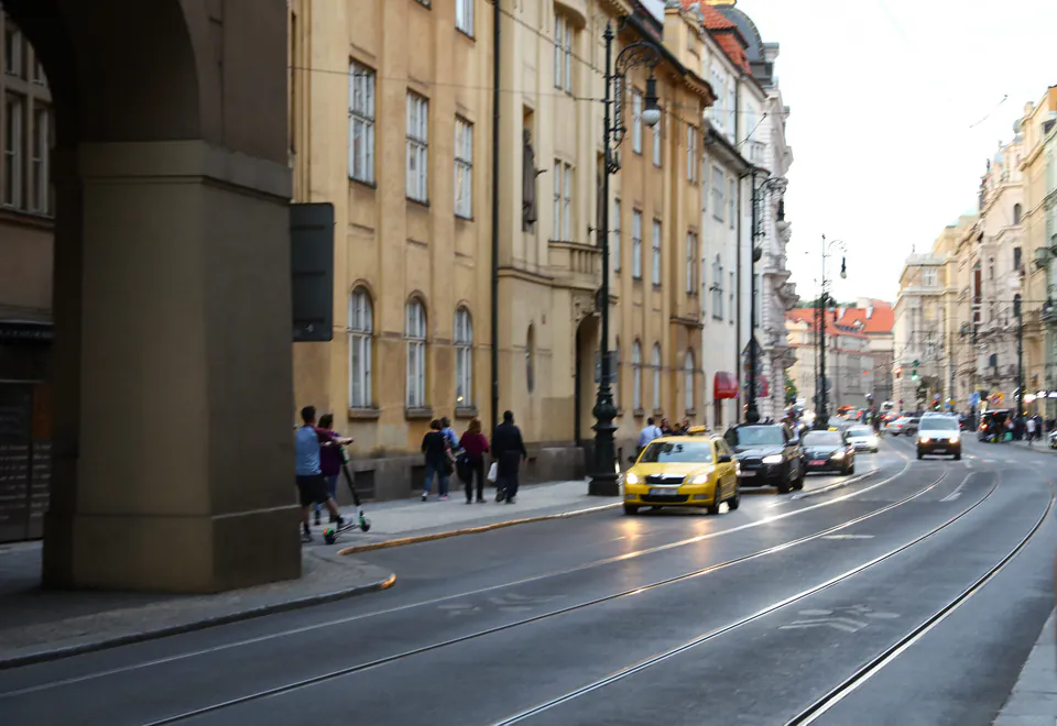Prague Taxis & Rideshare Guide — Legislative Metamorphosis and Fleet Modernization
