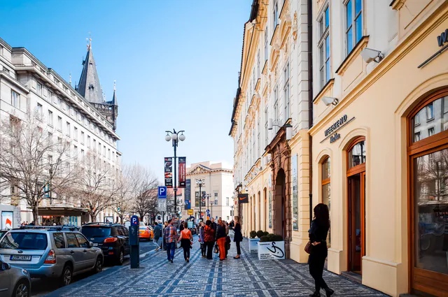 Prague Airport Private Departure Transfer — Vehicular Fleet Dynamics and Hospitality Standards