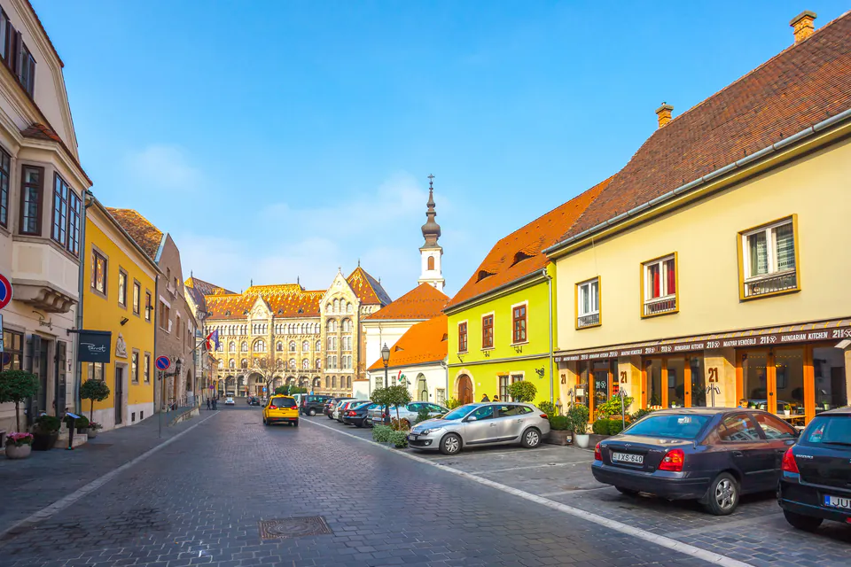 Várnegyed (Castle District) — Getting Around