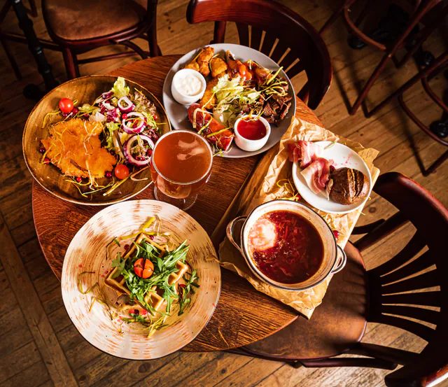 Original Budapest Pub Crawl — Drinks & Food