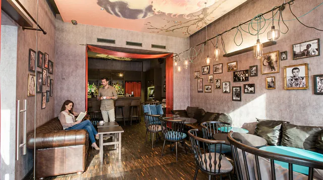 Tuk Tuk Bar — photo 3