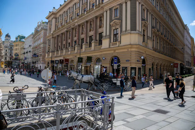 Stephansplatz — photo 12