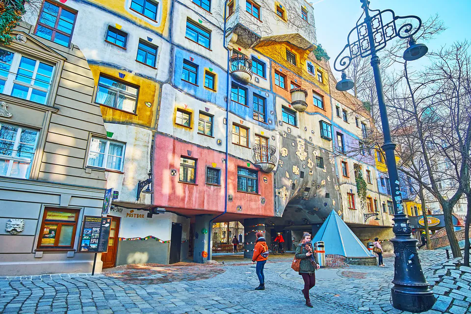 Hundertwasserhaus — The Architecture