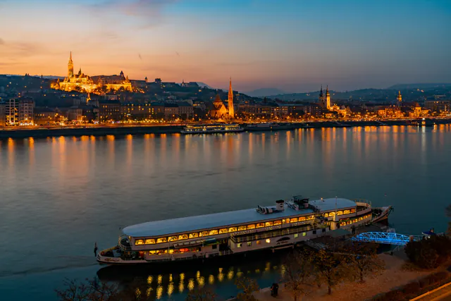 Danube Legend Evening Sightseeing Cruise — Tips for the Best Experience