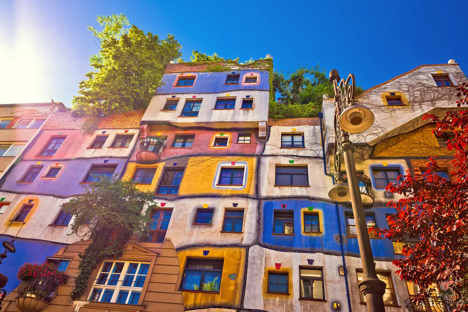 Hundertwasserhaus — historic view