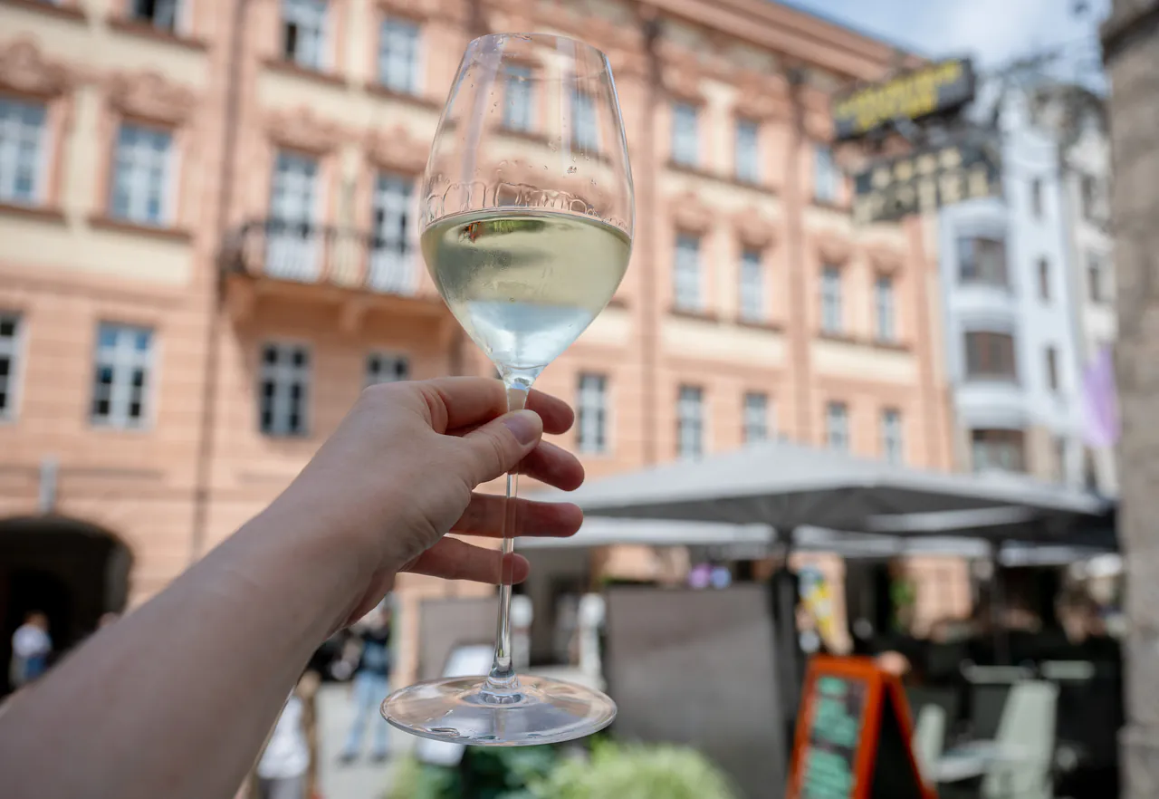 Vienna Plant-Based: The Ultimate Local's Guide to Vegetarian & Vegan Dining