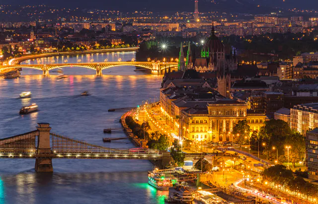 Budapest: 1-Hour Highlights Cruise with Welcome Drink gallery 6
