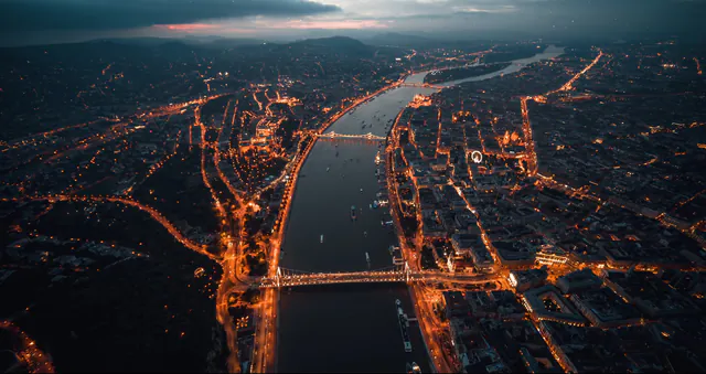 Budapest: 1-Hour Highlights Cruise with Welcome Drink gallery 5