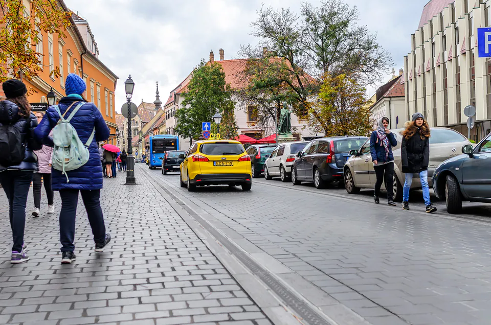 Street Smart in Budapest: A Local's Guide to Safety and Avoiding Scams — Neighborhood Watch: Where to Walk and Where to Be Wary