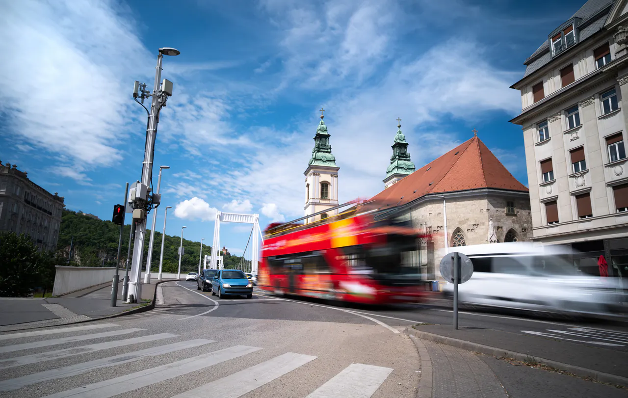 Big Bus Budapest Hop-On Hop-Off Bus & Walking Tour