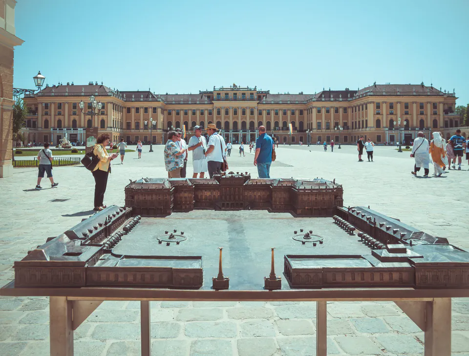 Château de Schönbrunn — historic view