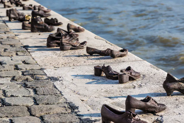 Shoes on the Danube Bank — photo 4