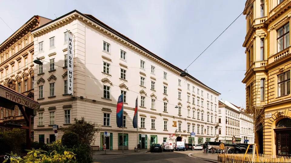 Haus der Musik — historic view