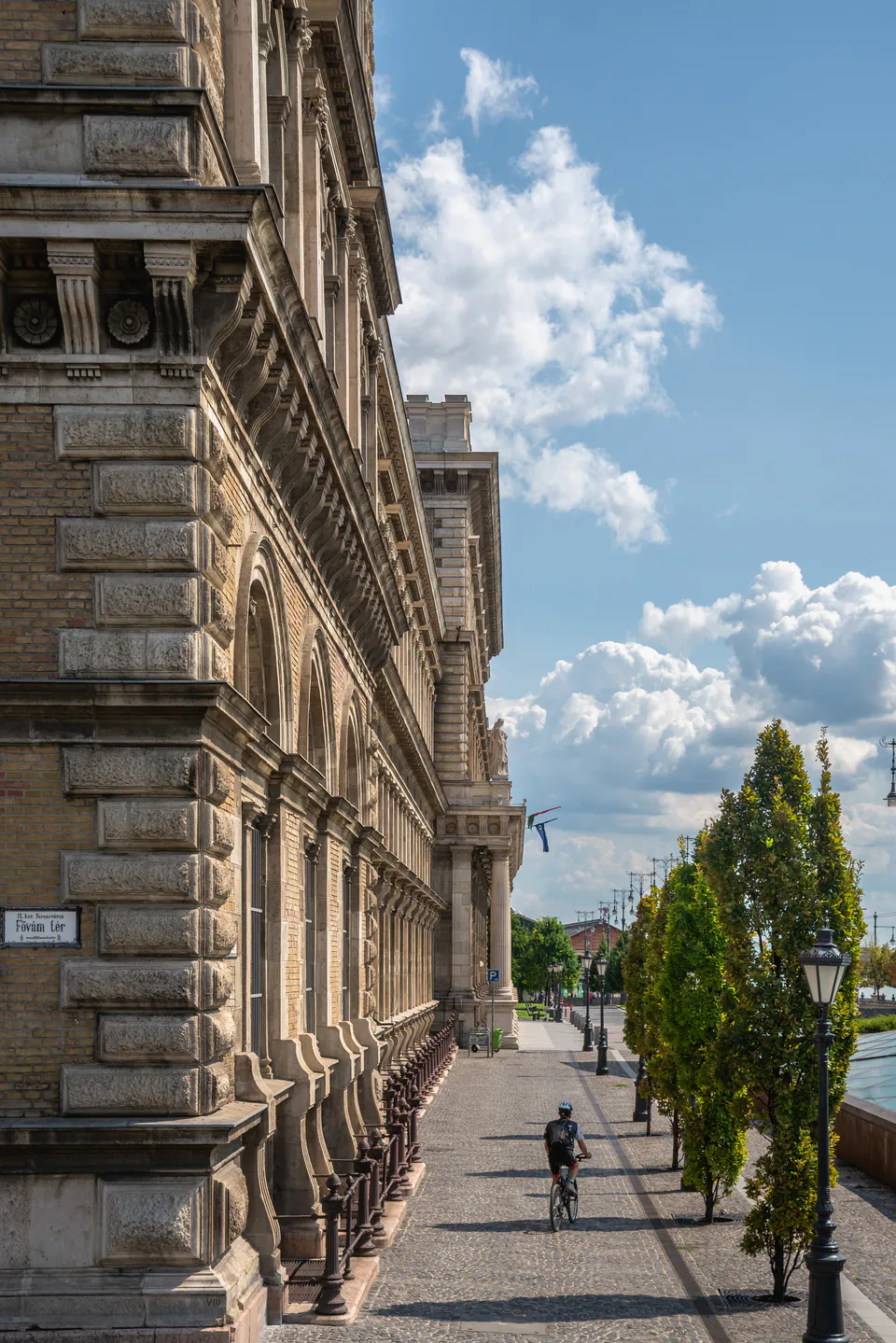 Shoes on the Danube Bank — The Architecture