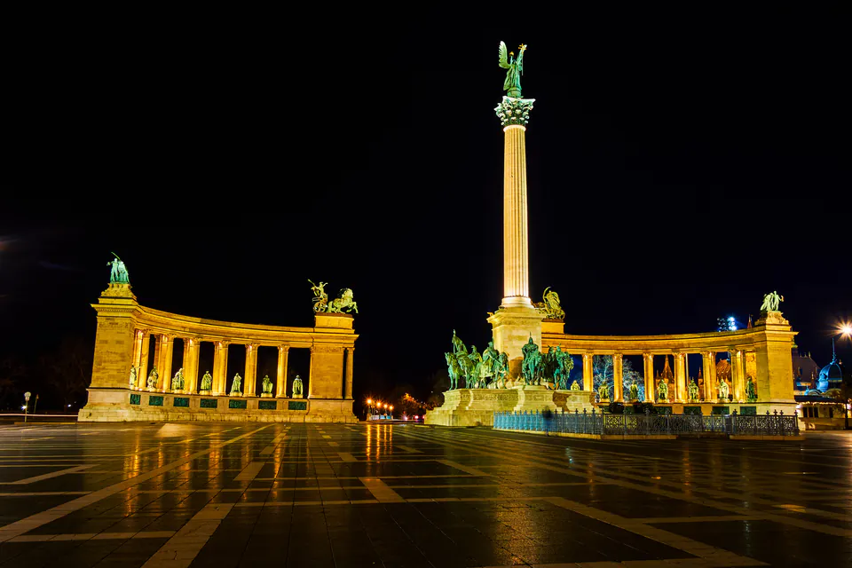 Heroes' Square — photo 2