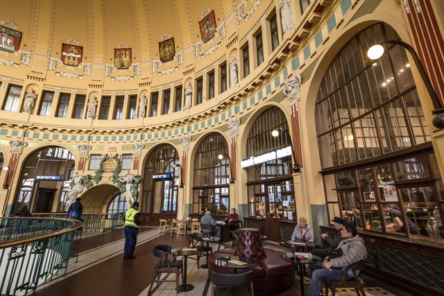 Praha hlavní nádraží — Navigating the Station: Levels, Lounges, and Luggage Logistics
