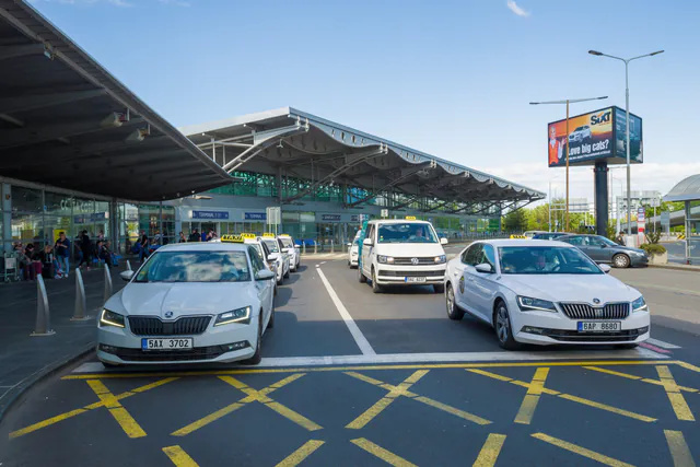 Prague Airport Private Arrival Transfer — Algorithmic Dispatch and Delay Mitigation