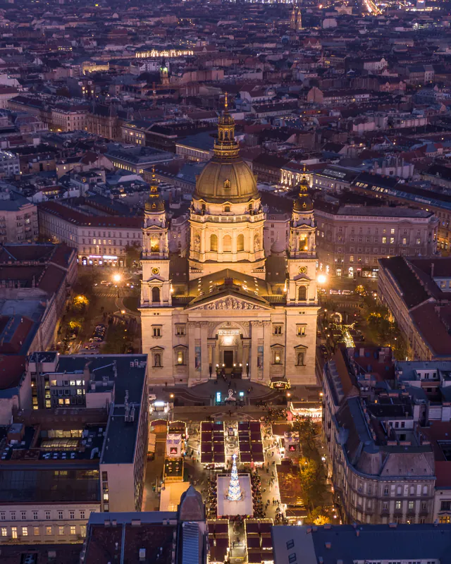 Budapest Christmas Markets (Advent Basilica & Vörösmarty Classic Xmas) photo 2