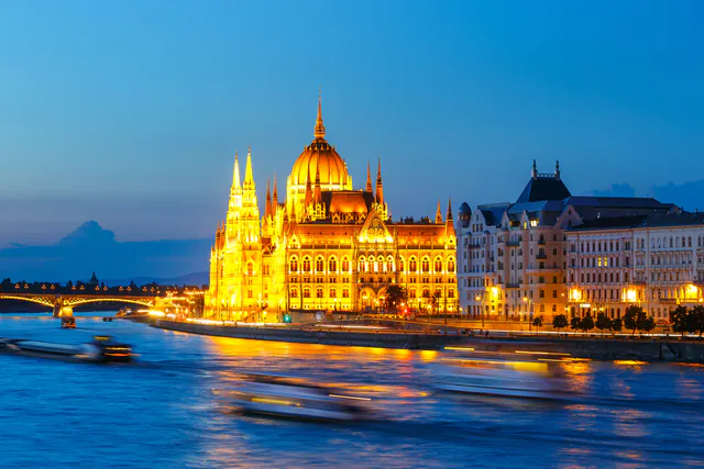 Budapest: 1-Hour Highlights Cruise with Welcome Drink gallery 2