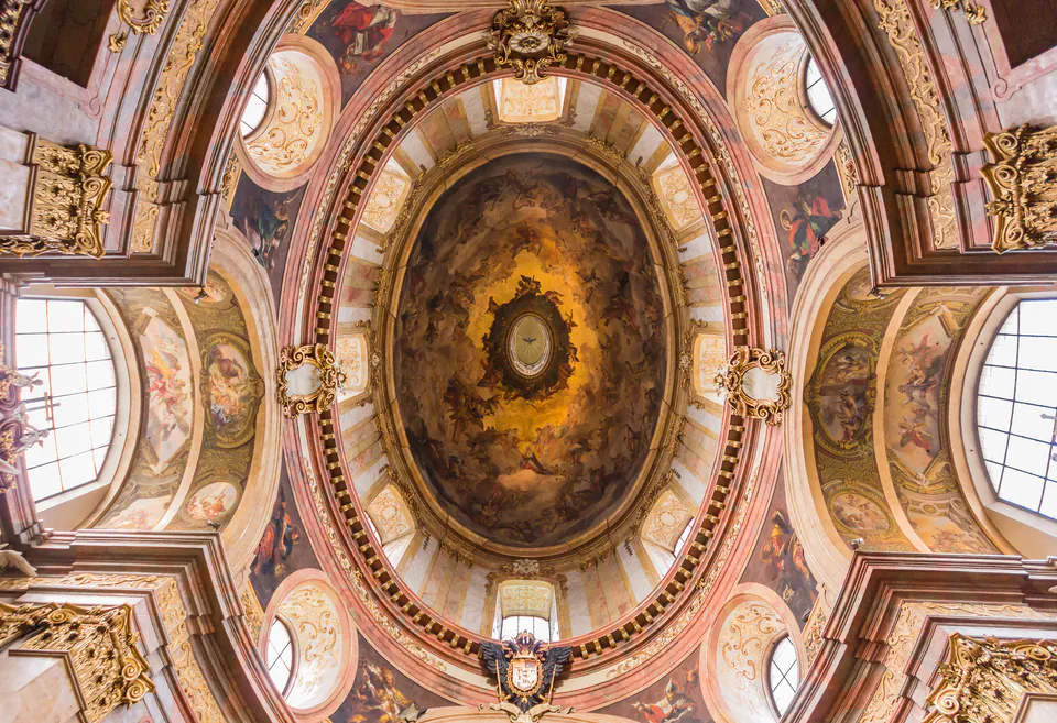 圣彼得大教堂 — 内部景观与艺术