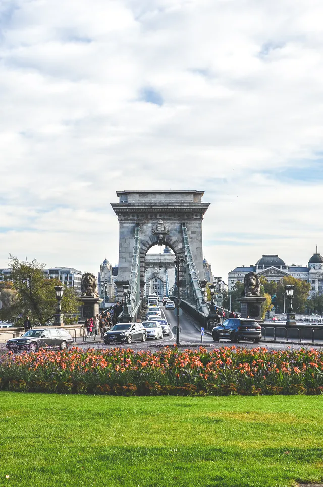 Széchenyi Chain Bridge — photo 10