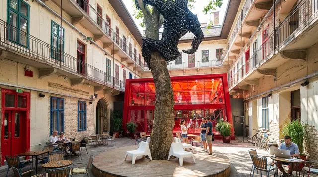 Doboz — Drinks & Food