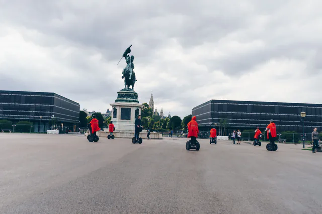 Tour Histórico a Pé sobre Hitler em Viena — Seu Guia e Experiência