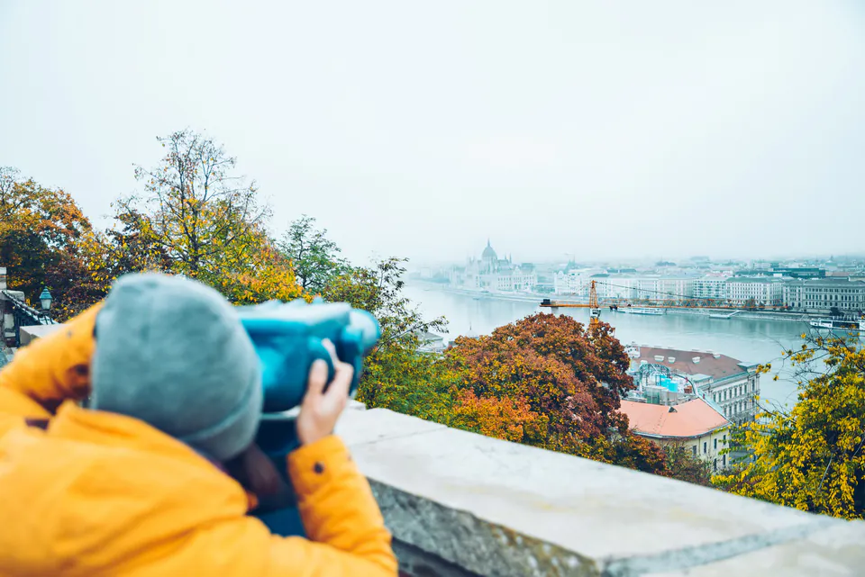Golden Days & Harvest Nights: The Ultimate Autumn Travel Guide to Budapest — Weather & Wardrobe: What to Expect