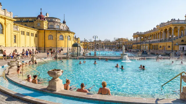 Tagesticket für das Széchenyi-Heilbad — Was es so besonders macht