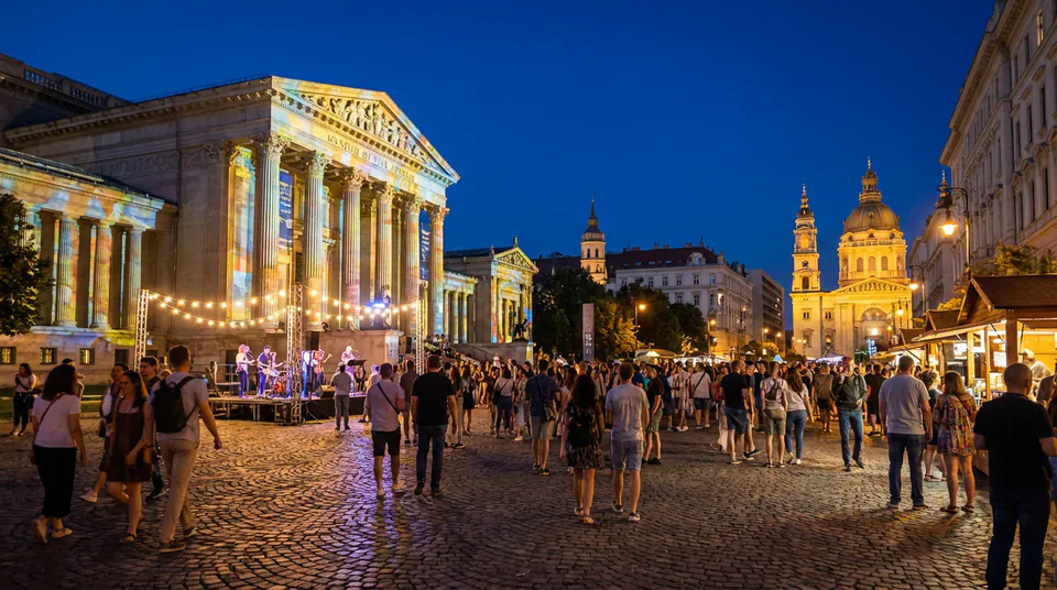 Night of Museums (Múzeumok Éjszakája) — Highlights & Must-Sees