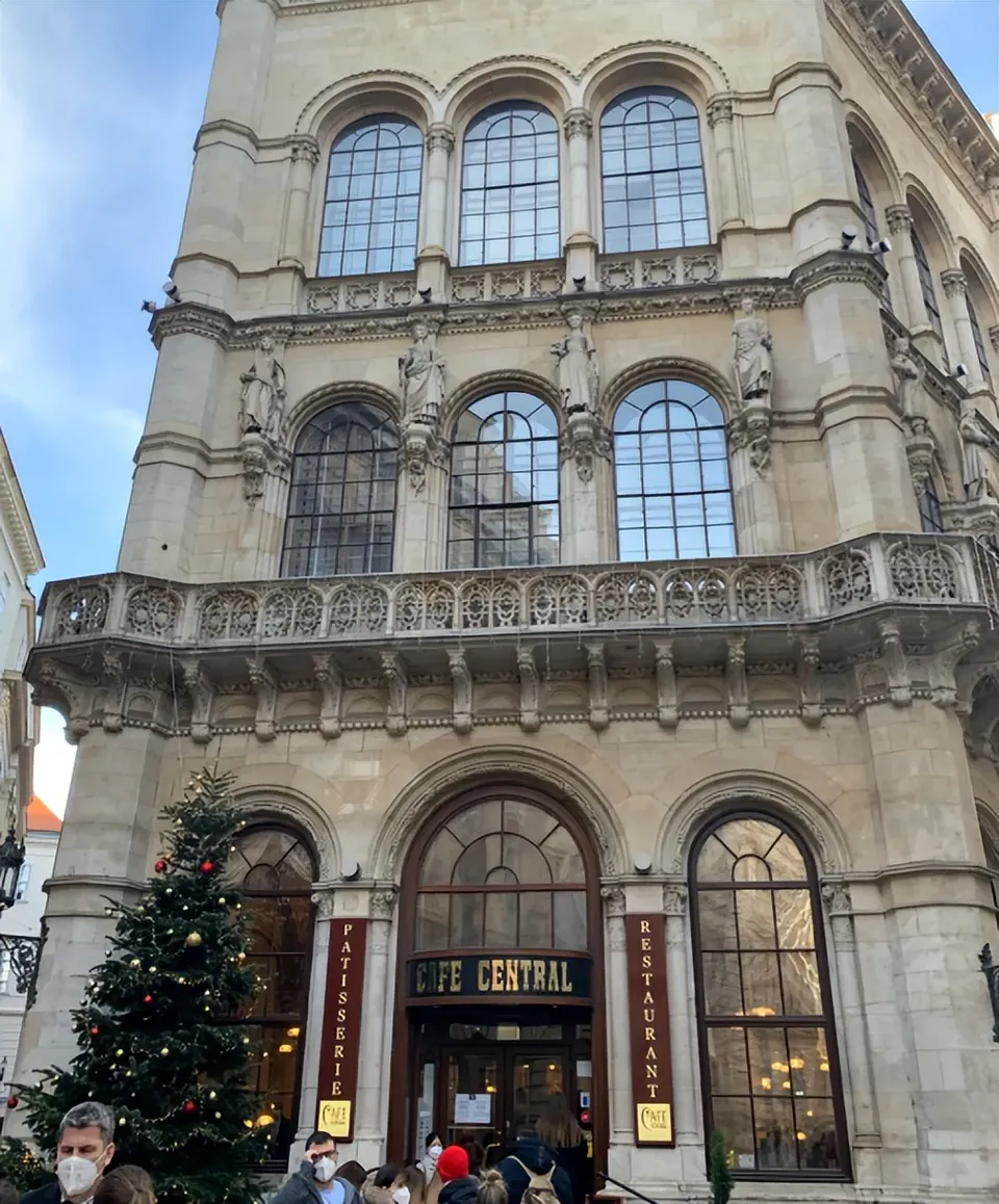 Vienna Craft Beer Guide: Microbreweries, Taprooms, and Local Pints — The Evolution of the Viennese Pint