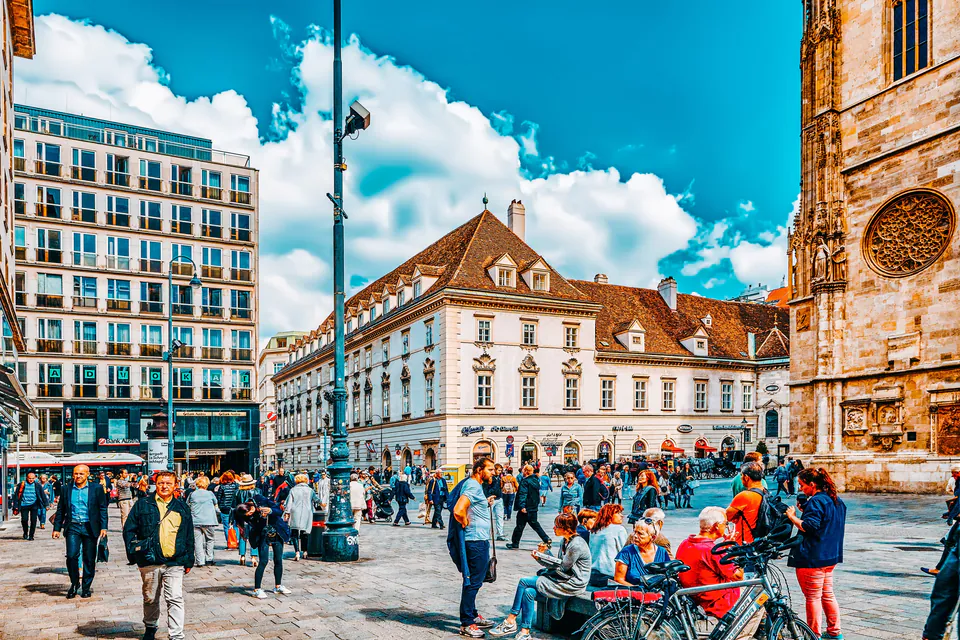 Prime Tours — The Surrounding Area