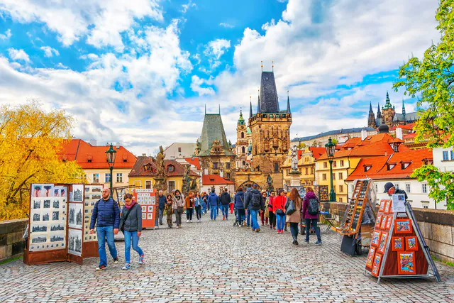 Best of Prague Guided Tour and Cruise with Authentic Czech Lunch