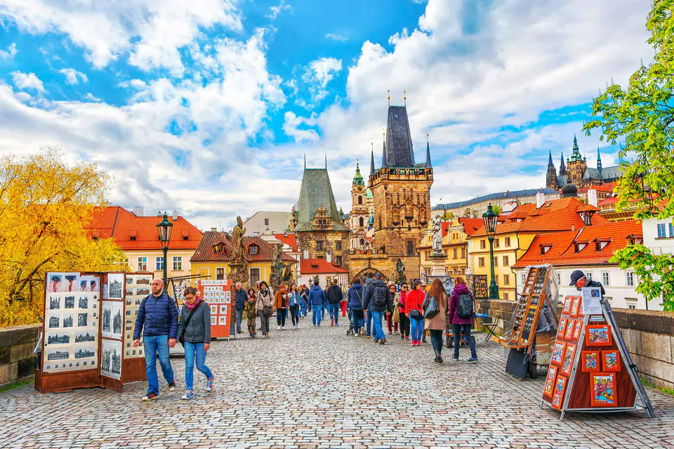 Best of Prague Guided Tour and Cruise with Authentic Czech Lunch