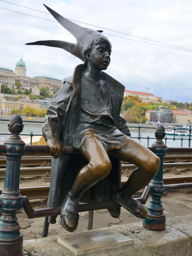 Little Princess Statue — photo 4