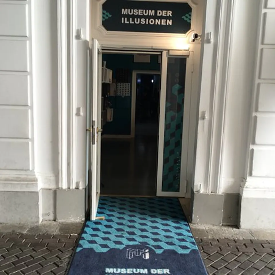 Musée des Illusions de Vienne — historic view