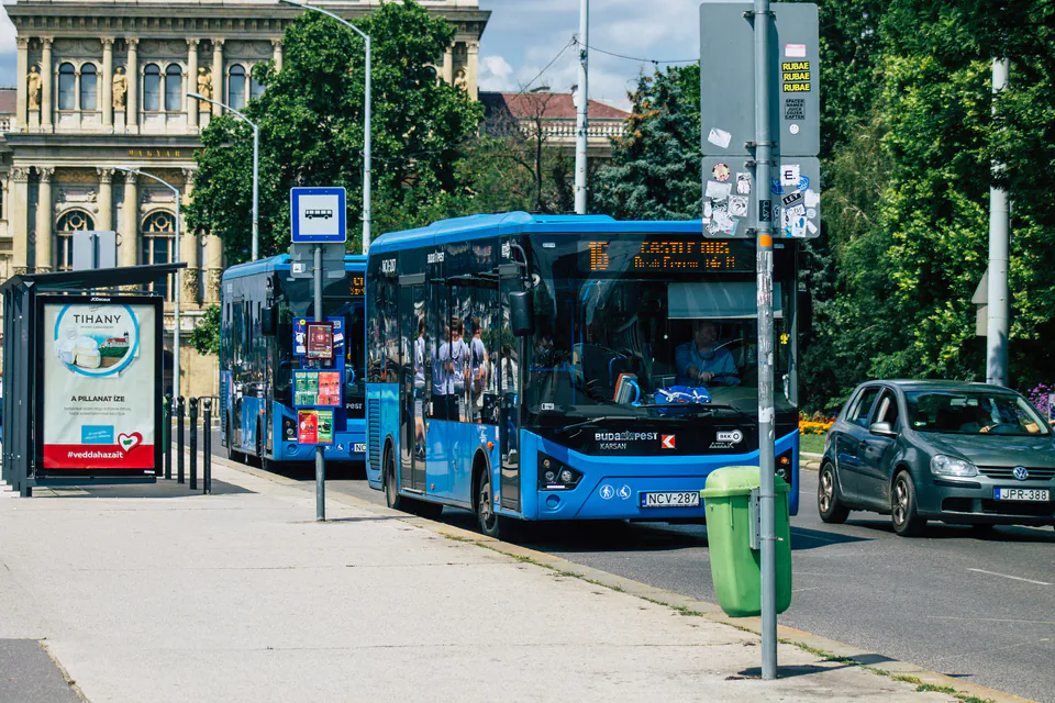 Mastering the Blue Fleet: An Insider’s Guide to Budapest Buses — Scenic Route 16: The Castle Climber
