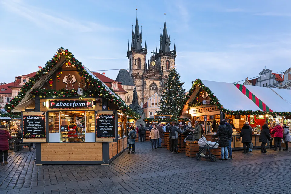 Prague Christmas Markets (Vánoční trhy) — What to Eat & Drink