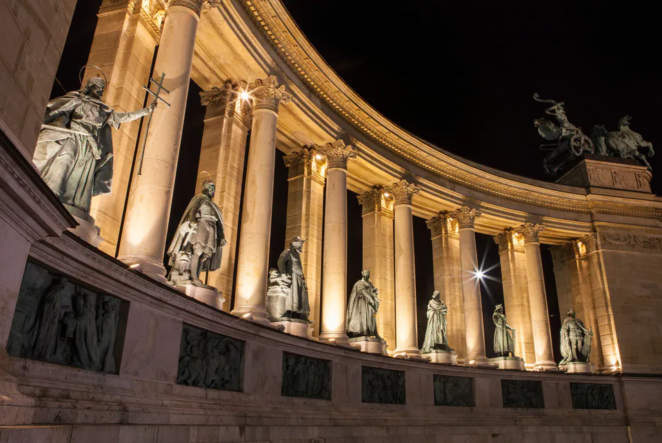 Heroes' Square — historic view